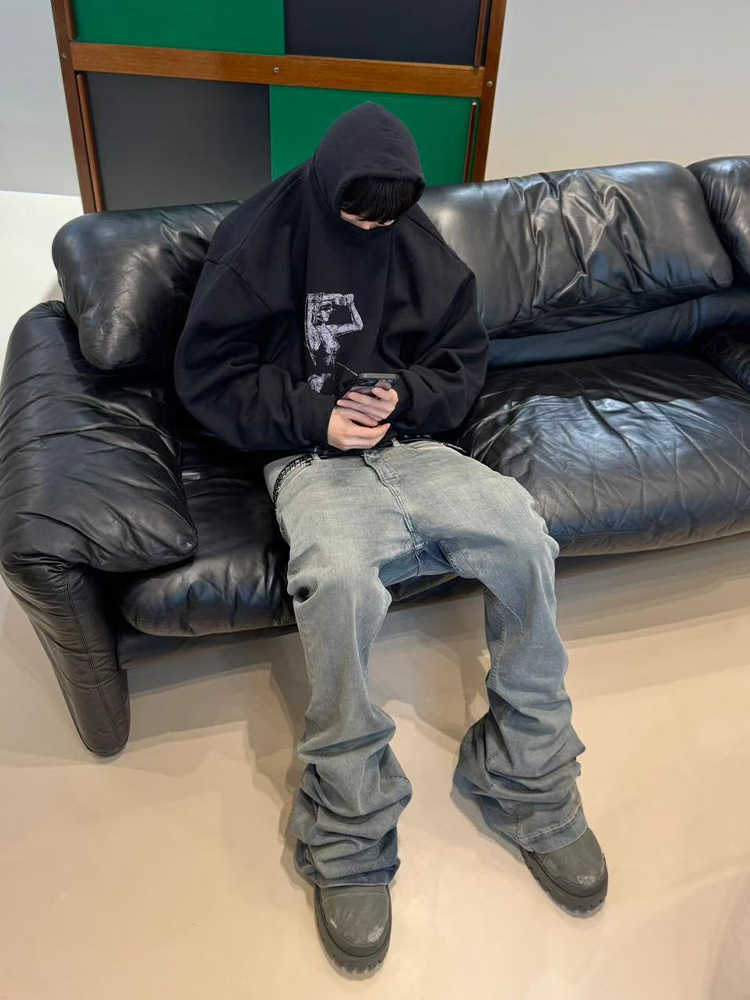 Crumpled Cat Beard Stacked Horn Mopping Jeans